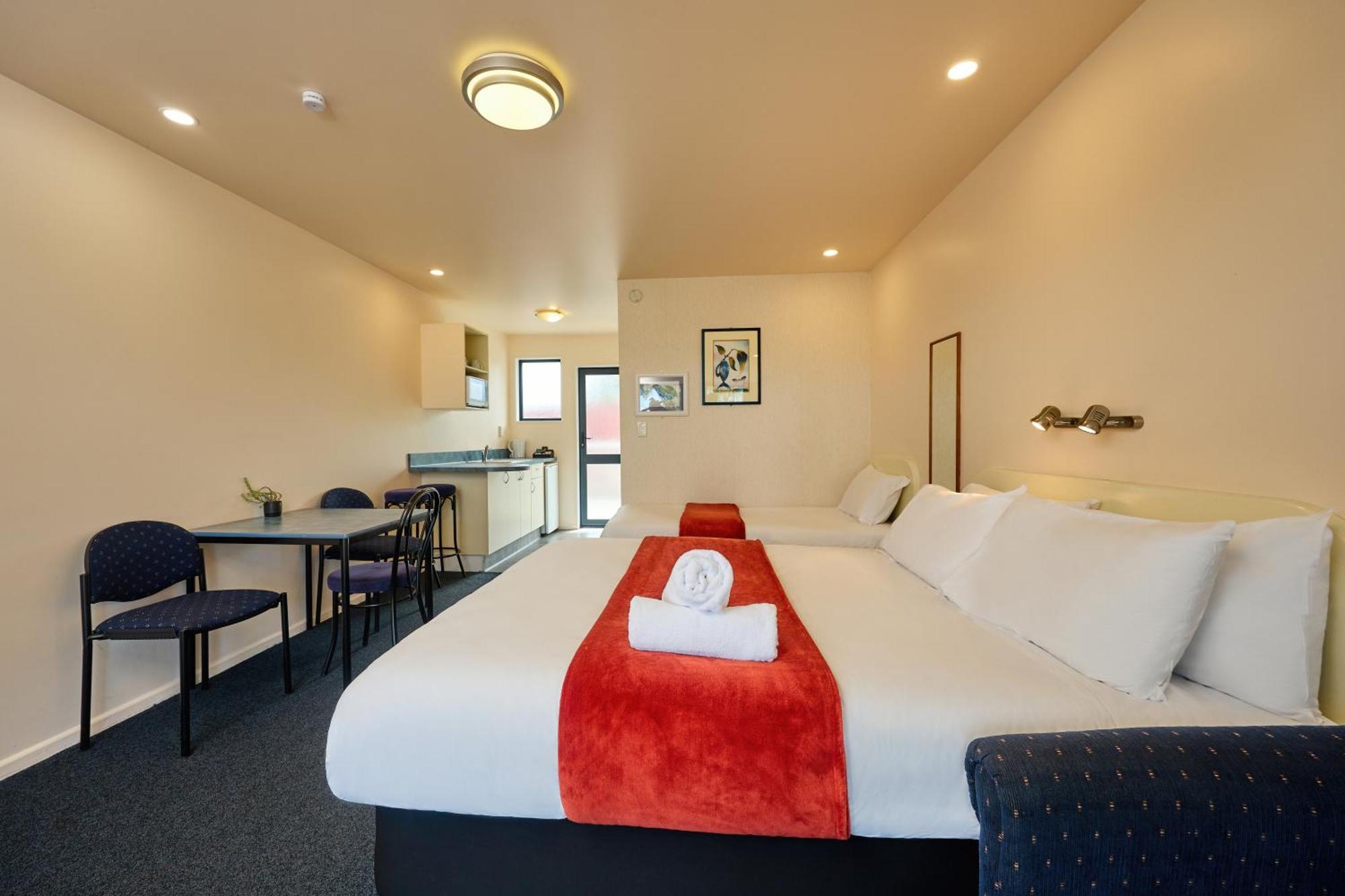 Mediterranean Motel Kaikoura Bagian luar foto