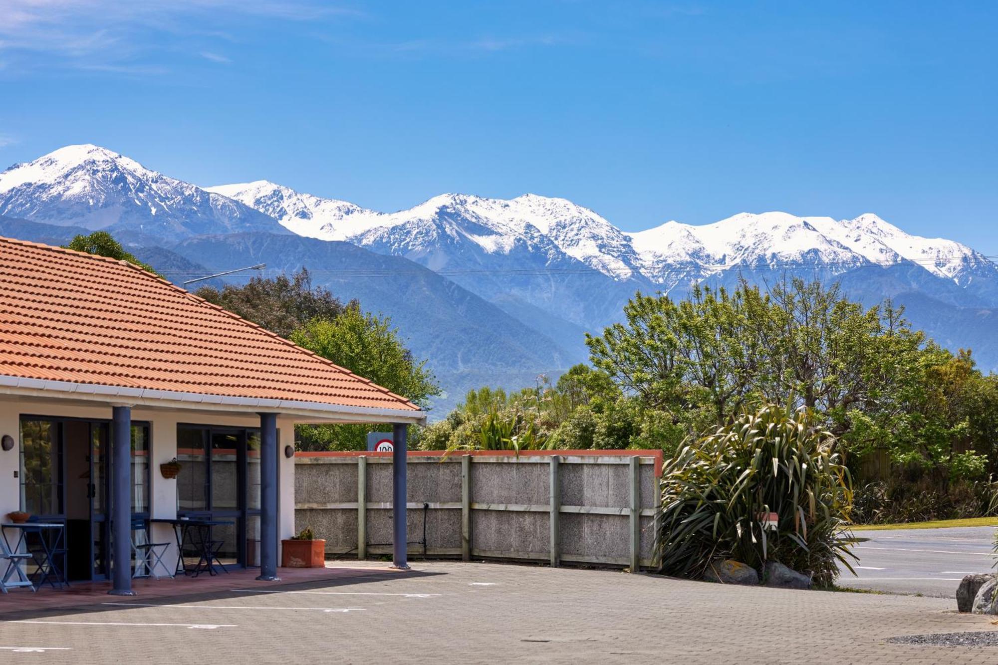 Mediterranean Motel Kaikoura Bagian luar foto