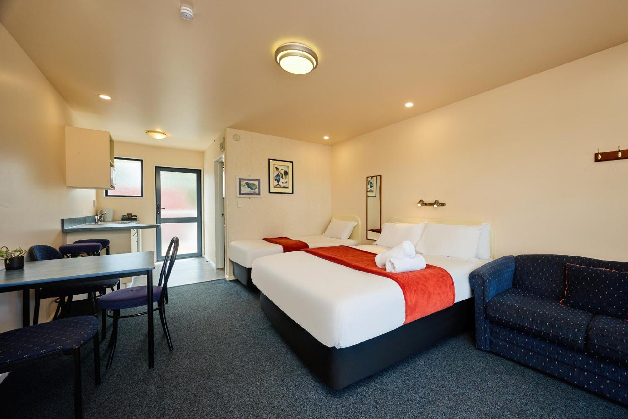 Mediterranean Motel Kaikoura Bagian luar foto