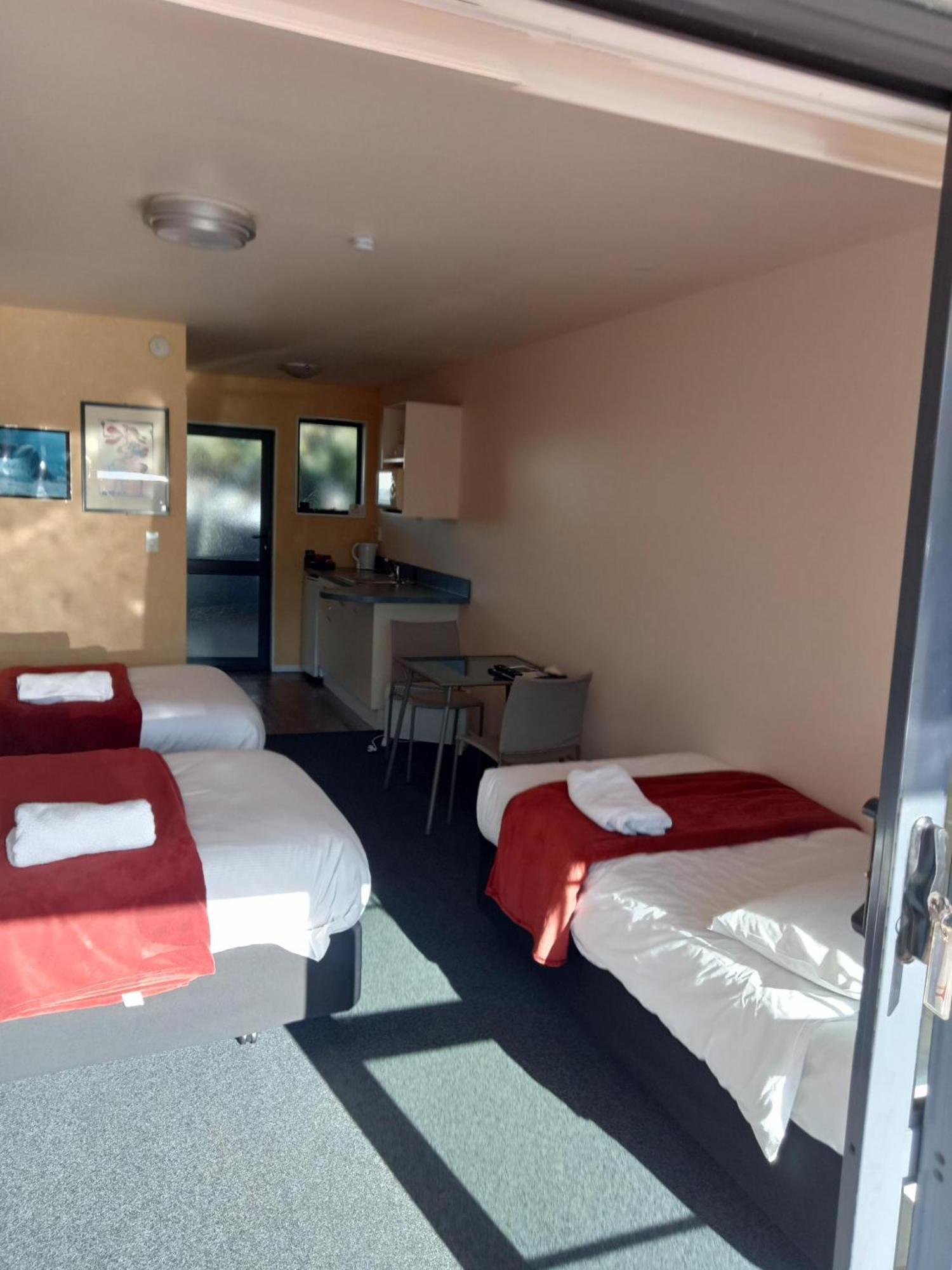 Mediterranean Motel Kaikoura Bagian luar foto