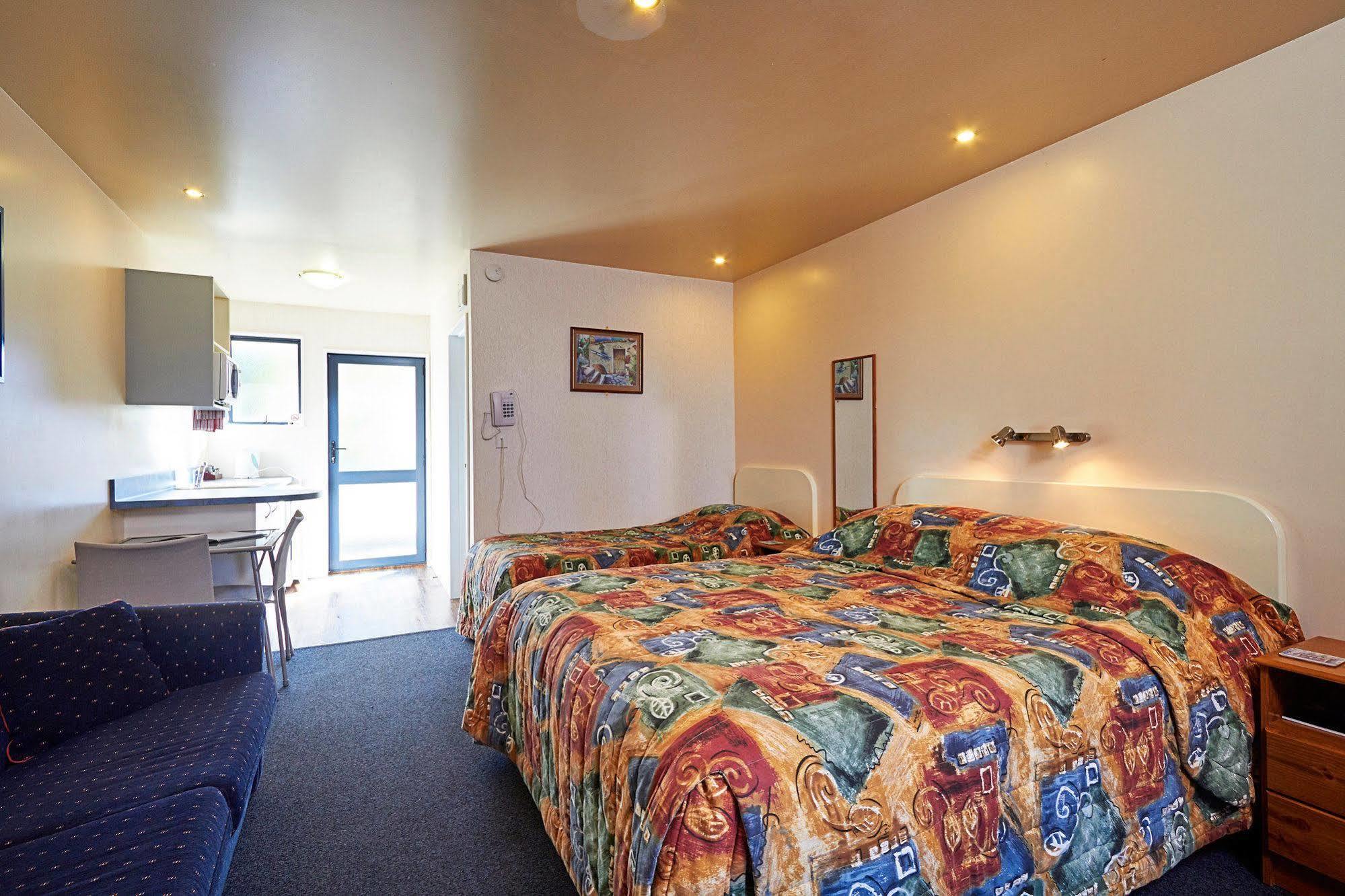 Mediterranean Motel Kaikoura Bagian luar foto